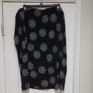 Lane Bryant Black and White Floral Pencil Skirt